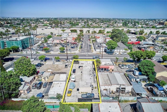 8115 S Figueroa St S, Los Angeles, CA 90003 - aerial view of property's location featuring property boundaries highlighted