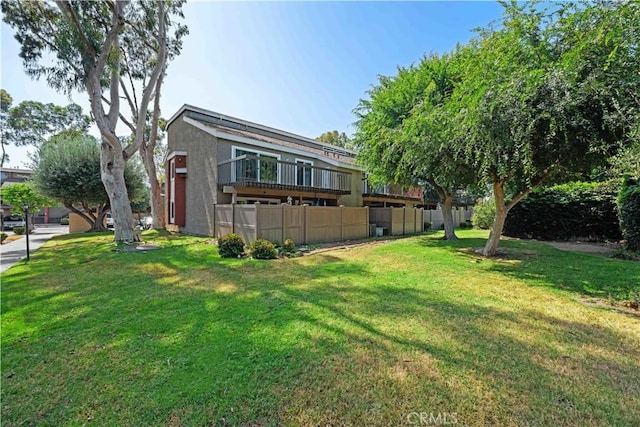 6741 Caro St, Paramount, CA 90723 - view of green lawn