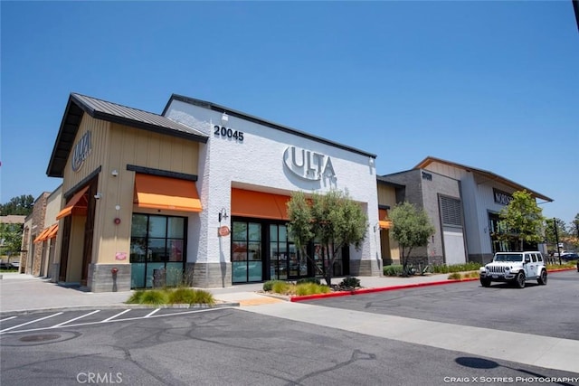 20552 Edgewood Ct, Chatsworth, CA 91311 - view of building exterior with uncovered parking