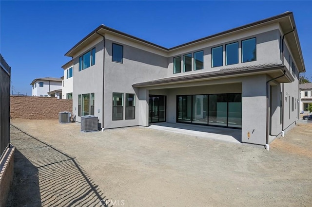 20552 Edgewood Ct, Chatsworth, CA 91311 - back of property featuring a patio area and stucco siding