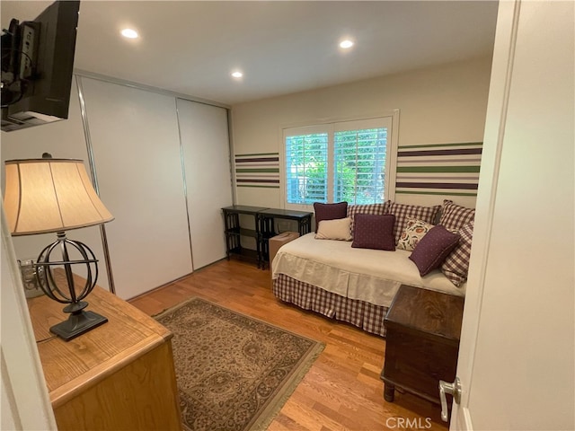 17 Thornbird, Aliso Viejo, CA 92656 - bedroom featuring wood finished floors, recessed lighting, and a closet