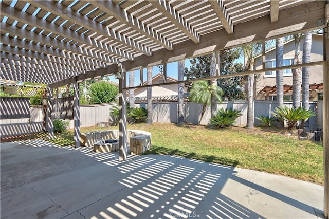 41808 Vardon Dr, Temecula, CA 92591 - fenced backyard featuring a patio area and a pergola