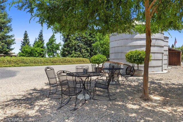 4742 Crow Rd, Oakdale, CA 95361 - view of patio / terrace
