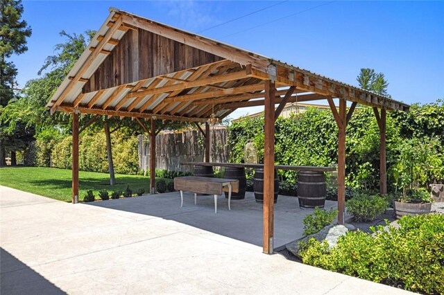 4742 Crow Rd, Oakdale, CA 95361 - view of home's community featuring a patio