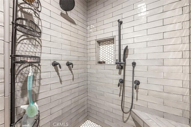 4742 Crow Rd, Oakdale, CA 95361 - full bathroom featuring a tile shower
