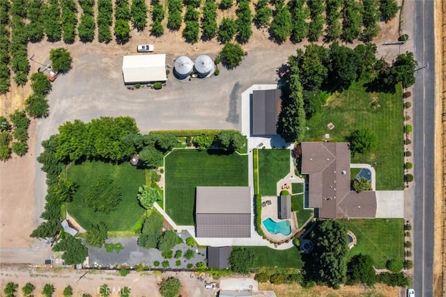 4742 Crow Rd, Oakdale, CA 95361 - view of property location featuring a pool