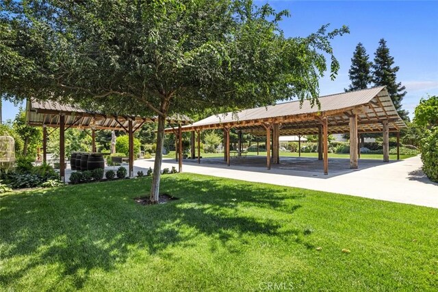 4742 Crow Rd, Oakdale, CA 95361 - view of community featuring a yard