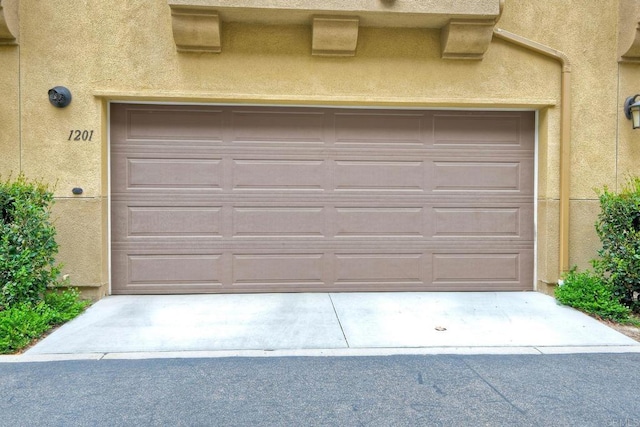 1201 Via Lucero, Oceanside, CA 92056 - garage with driveway
