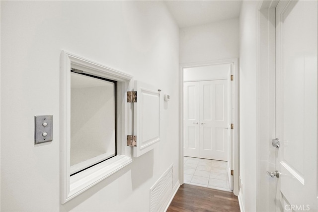 520 Kings Rd, Newport Beach, CA 92663 - hall featuring wood finished floors
