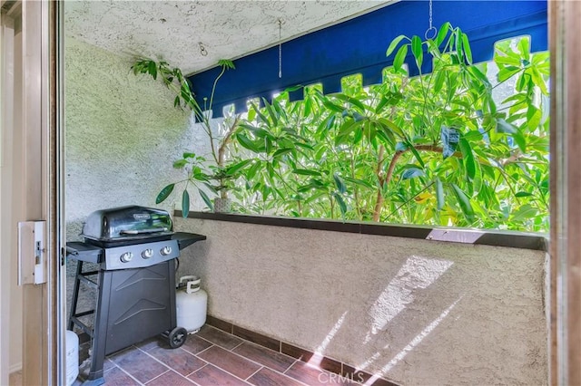 18530 Hatteras St Unit 220, Tarzana, CA 91356 - balcony featuring grilling area