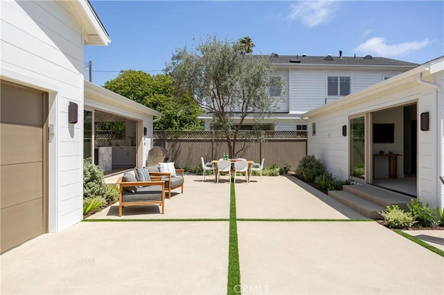 212 E 19th St, Costa Mesa, CA 92627 - view of patio with outdoor dining area