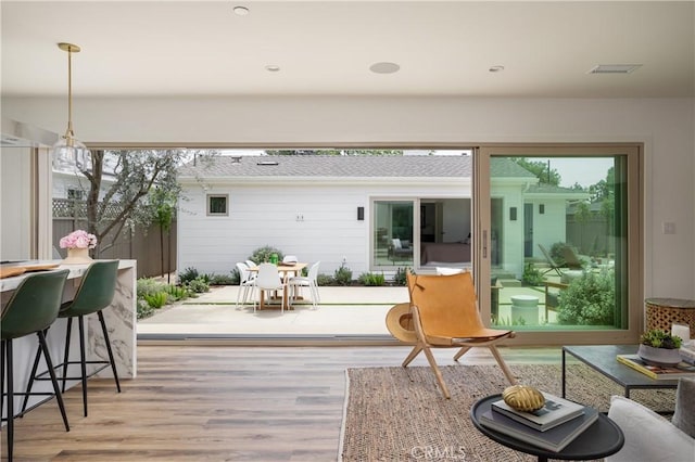 212 E 19th St, Costa Mesa, CA 92627 - view of sunroom / solarium