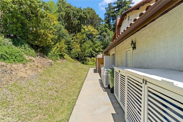 10411 Windtree Dr, Los Angeles, CA 90077 - view of green lawn