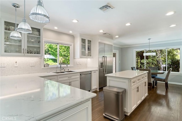 10411 Windtree Dr, Los Angeles, CA 90077 - photo 14