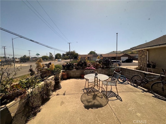 401 S R St, Lompoc, CA 93436 - view of patio featuring outdoor dining space