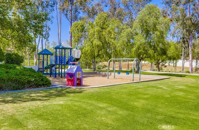 24412 Verena Ct, Mission Viejo, CA 92691 - communal playground with a lawn
