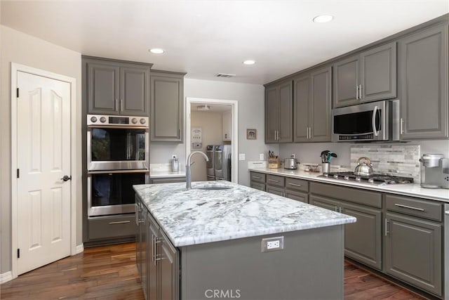 620 Camino Roble, Nipomo, CA 93444 - kitchen featuring stainless steel appliances, gray cabinets, and recessed lighting