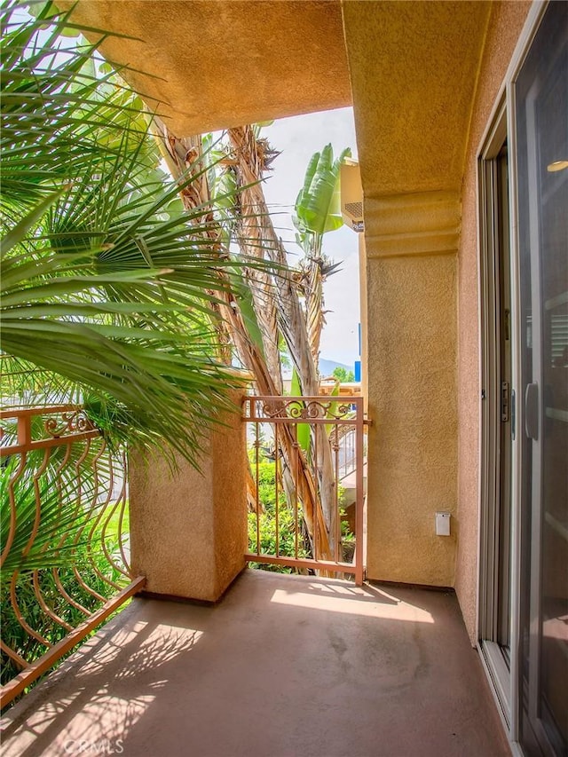 421 E Santa Anita Ave Unit 101, Burbank, CA 91501 - view of balcony