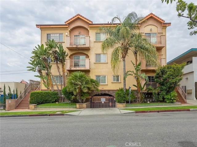 421 E Santa Anita Ave Unit 101, Burbank, CA 91501 - view of property featuring stairway