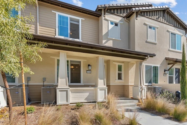 39381 Corvina Ln, Temecula, CA 92591 - view of front of house with a porch and stucco siding