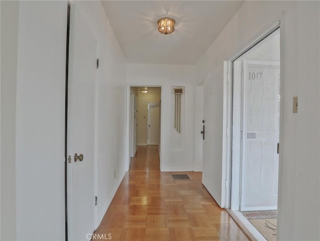1017 Cordova Ave, Glendale, CA 91207 - hall featuring baseboards