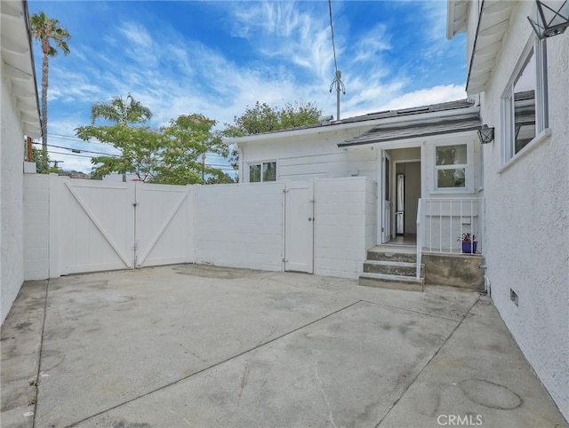 1017 Cordova Ave, Glendale, CA 91207 - view of patio / terrace featuring a gate