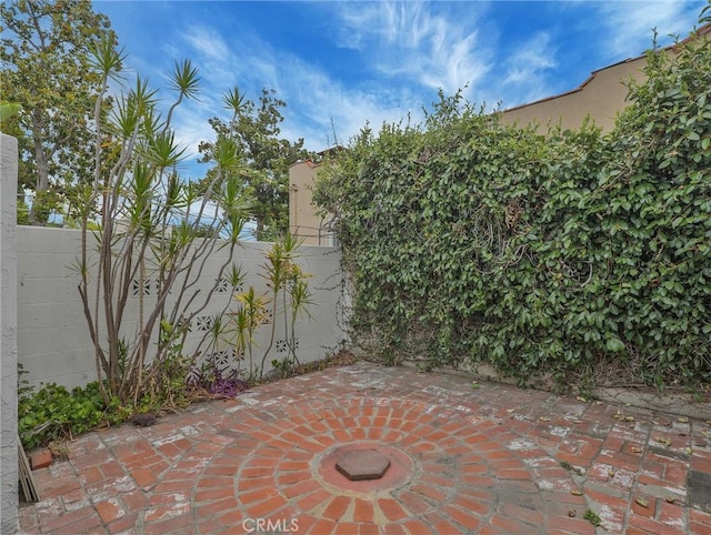1017 Cordova Ave, Glendale, CA 91207 - fenced backyard with a patio