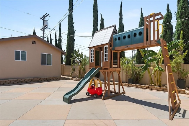 14658 Maclay St, San Fernando, CA 91345 - view of communal playground