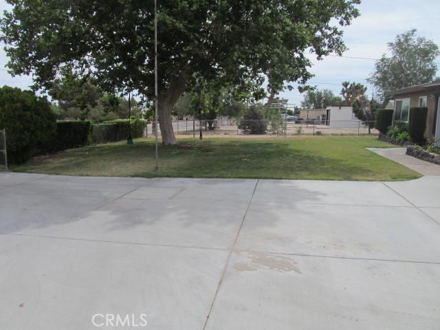 14537 Yucca St, Hesperia, CA 92345 - photo 9