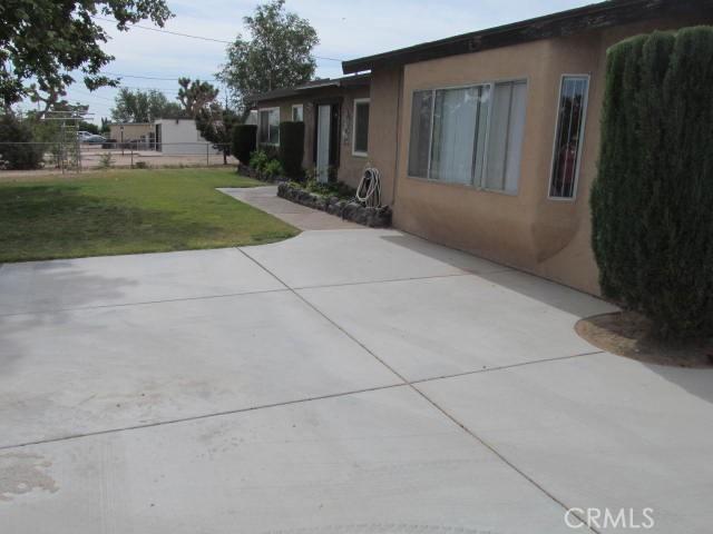 14537 Yucca St, Hesperia, CA 92345 - photo 2