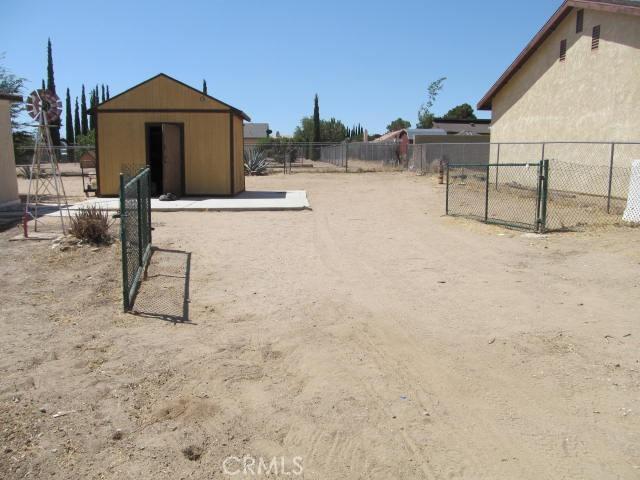 14537 Yucca St, Hesperia, CA 92345 - photo 36