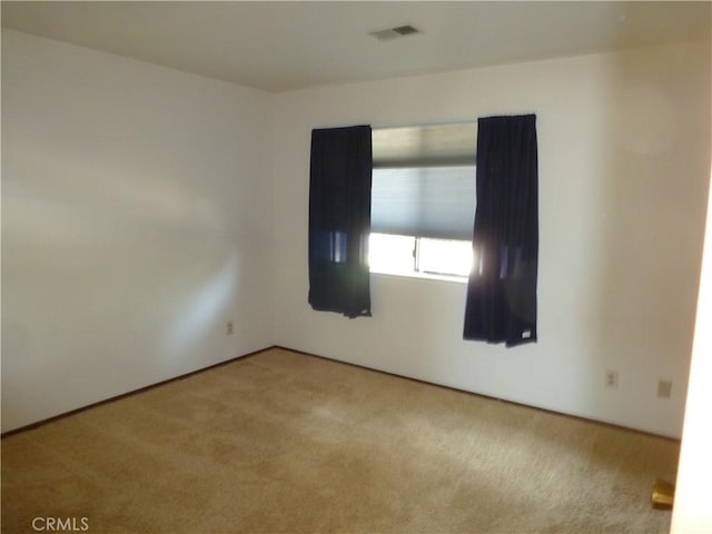 801 Weeks St, East Palo Alto, CA 94303 - empty room with carpet floors