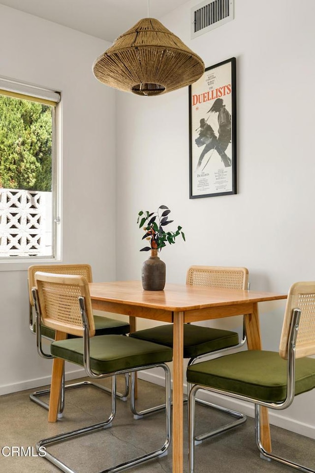 54667 Benecia Trl, Yucca Valley, CA 92284 - dining area featuring baseboards