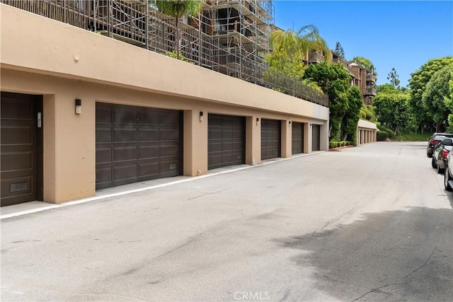 51 Sea Pine Ln, Newport Beach, CA 92660 - view of garage