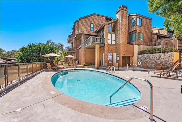 51 Sea Pine Ln, Newport Beach, CA 92660 - community pool with a patio area