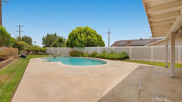860 Knollwood Dr, Corona, CA 92882 - view of swimming pool with a patio and a fenced backyard
