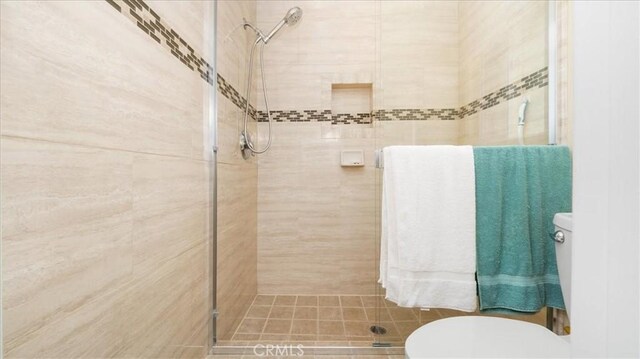 860 Knollwood Dr, Corona, CA 92882 - bathroom featuring a shower stall