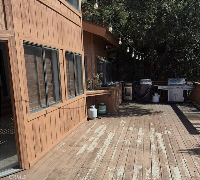 2701 Hillcrest Ct, Frazier Park, CA 93225 - deck with grilling area