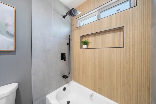16082 Athol St, Fontana, CA 92335 - bathroom with toilet and shower / bath combination