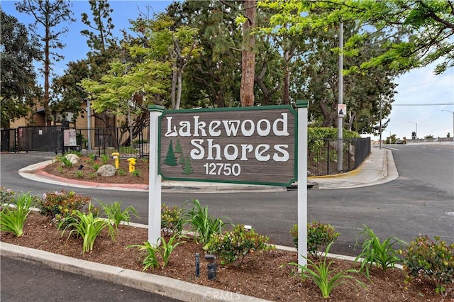12750 Centralia St Unit 159, Lakewood, CA 90715 - view of community sign