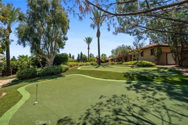 1377 Versante Cir, Corona, CA 92881 - view of property's community featuring a putting green and view of golf course