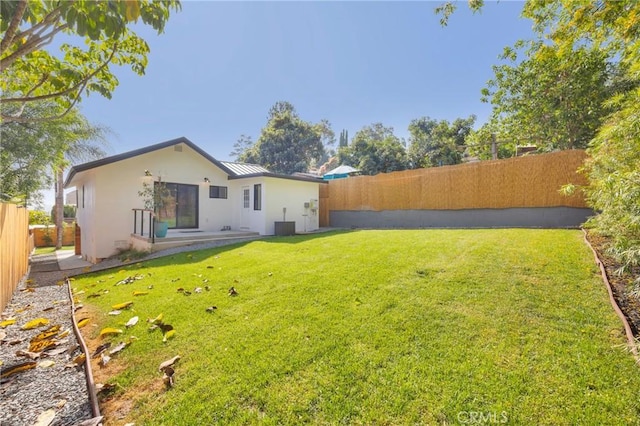 351 Vista Pl, Los Angeles, CA 90042 - view of fenced backyard