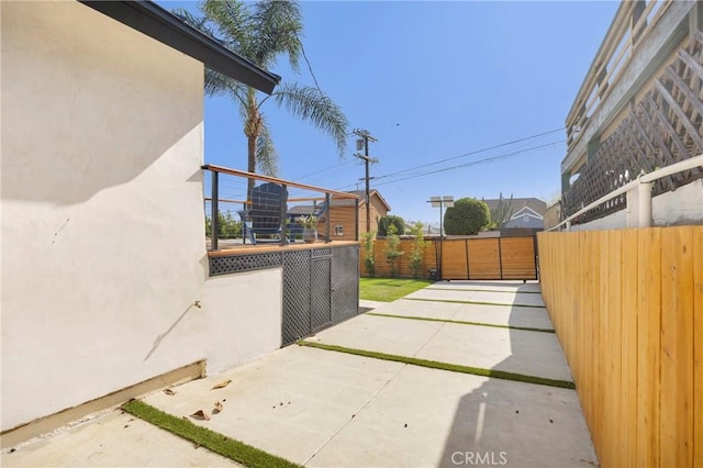 351 Vista Pl, Los Angeles, CA 90042 - view of patio / terrace