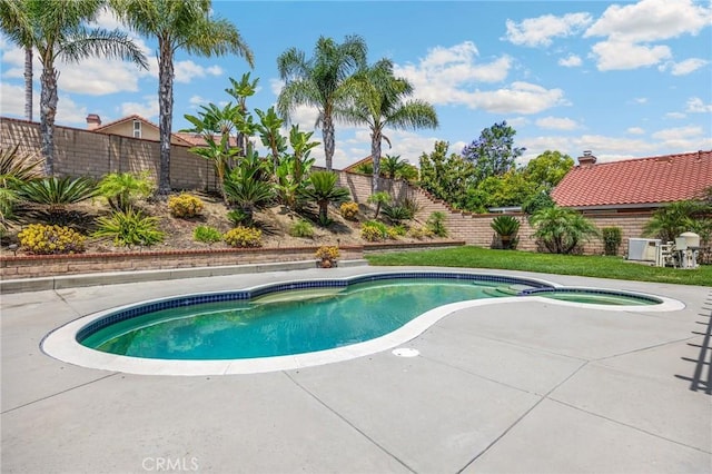 637 Silver Bridle Rd, Walnut, CA 91789 - view of swimming pool featuring a fenced backyard, a patio area, and a pool with connected hot tub