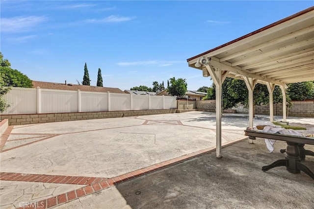 17959 Cantara St, Reseda, CA 91335 - fenced backyard with a patio area
