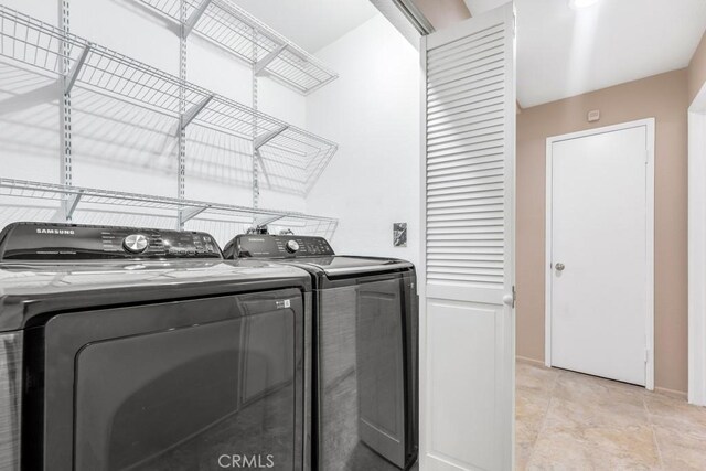 3284 Barham Blvd Unit 201, Los Angeles, CA 90068 - laundry area featuring separate washer and dryer