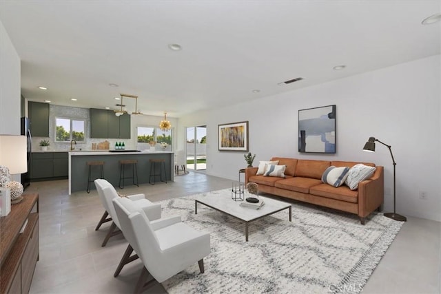 2002 N Whitewater Club Dr N, Palm Springs, CA 92262 - living room featuring recessed lighting