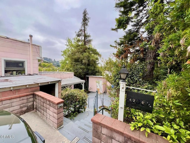 4206 Cumberland Ave, Los Angeles, CA 90027 - view of patio / terrace