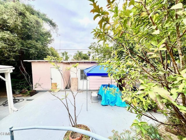 4206 Cumberland Ave, Los Angeles, CA 90027 - view of patio
