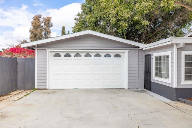 3168 Florine Dr, Lemon Grove, CA 91945 - view of garage